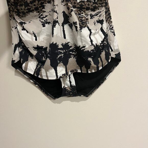 Tommy Bahama Swimsuit One Piece Neutral Colors Palm Tree Black Beige Size 16 - Picture 5 of 8